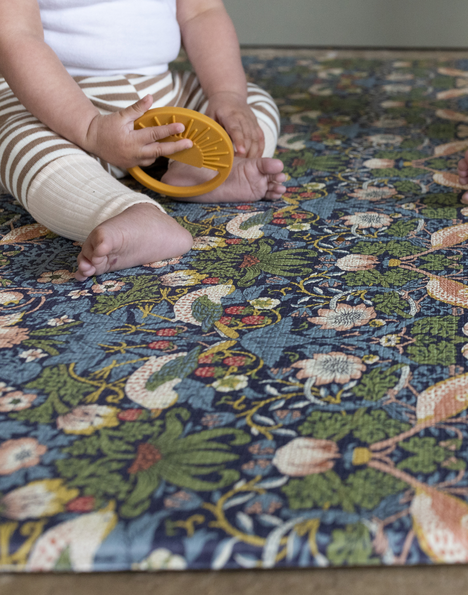 play foam mats totter and tumble playmats thick foam for babies and playmats for toddlers perfect to protect your hard wooden floor underneath and little one when they are learning to walk, crawl, roll and sit!