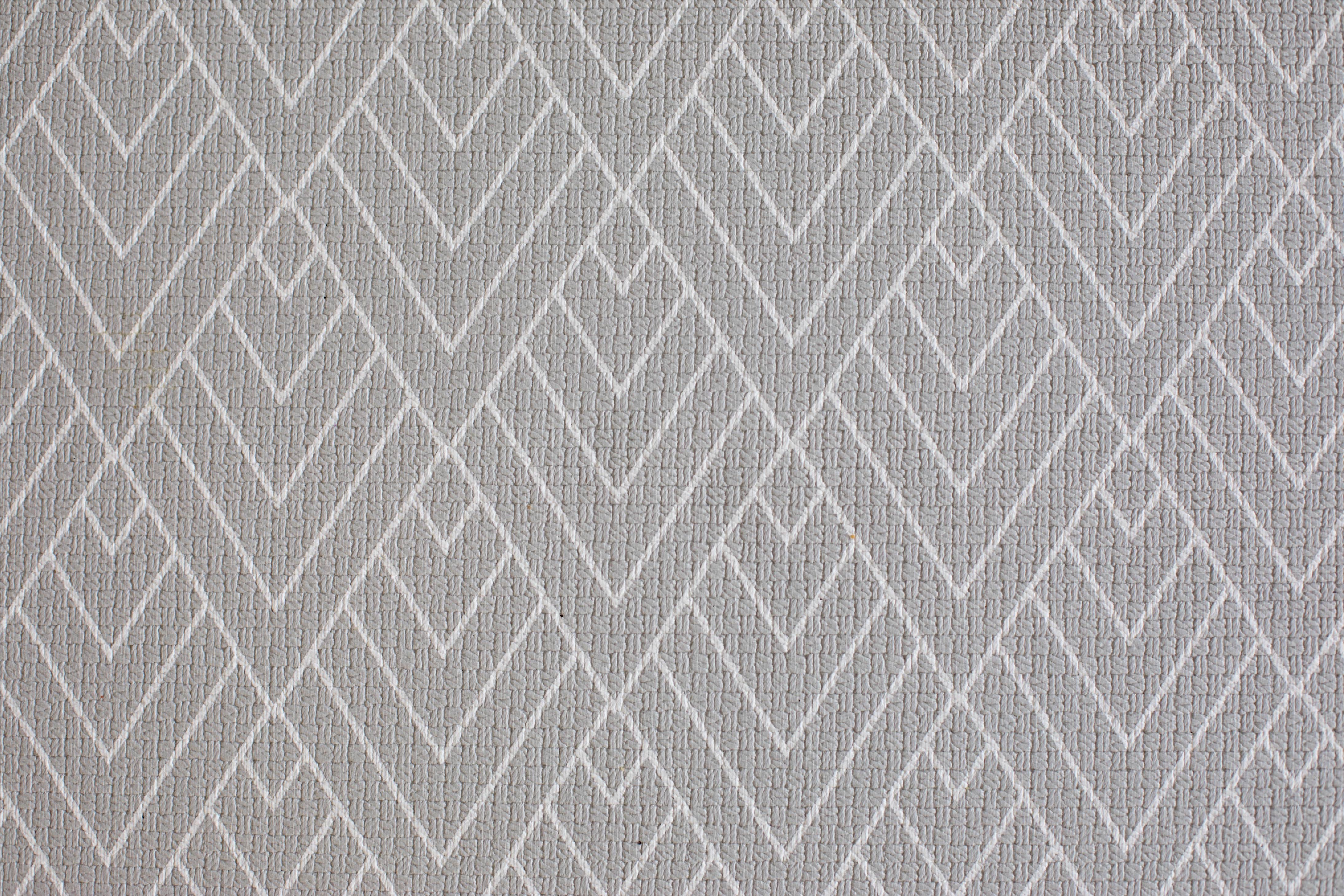 totter and tumble luxury playmats in cool grey Nomad diseño de alfombra de juego acolchada gris con espuma de memoria reversible para tumble tots close u